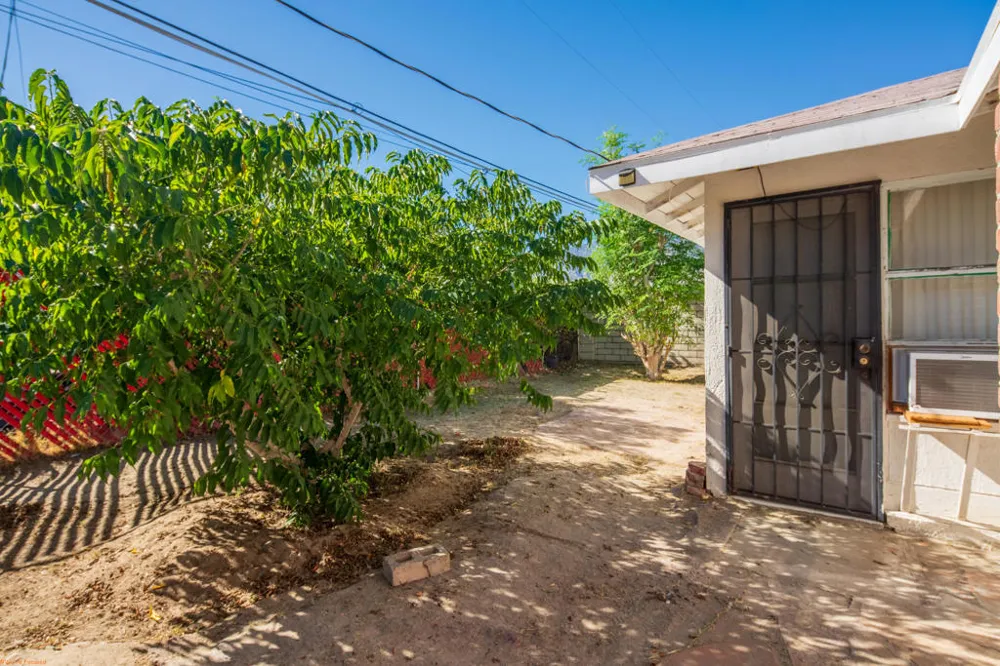 4267 E Sunny Dunes Road Palm Springs, CA 92264