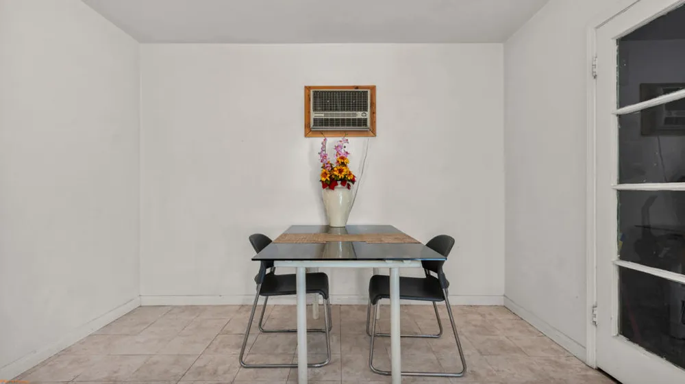 4267 E Sunny Dunes Road Palm Springs, CA 92264