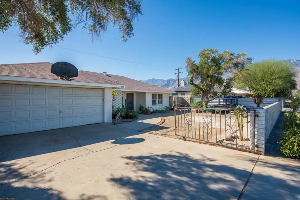 4267 E Sunny Dunes Road Palm Springs, CA 92264