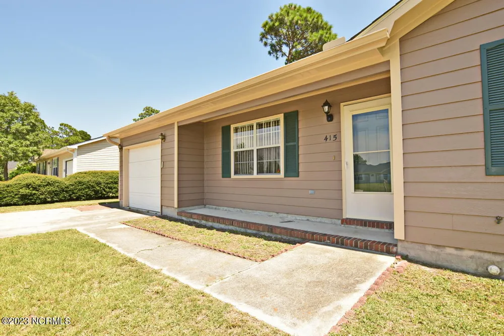 415 Oregon Trail Hubert, NC 28539