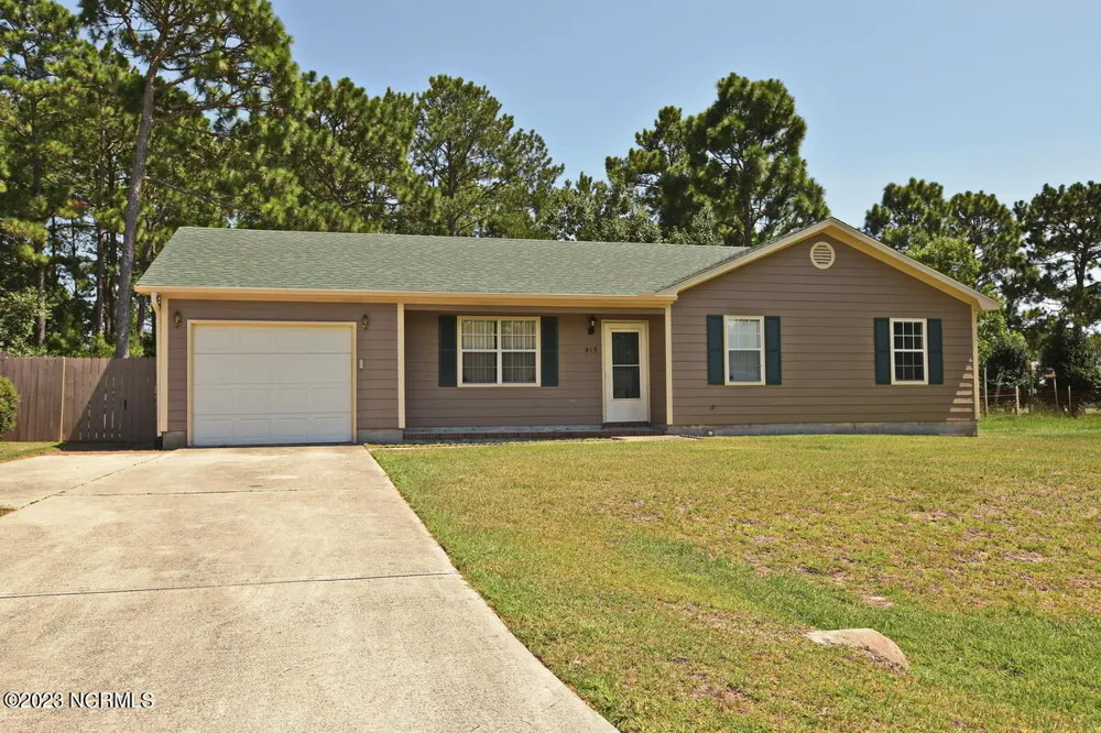 415 Oregon Trail Hubert, NC 28539