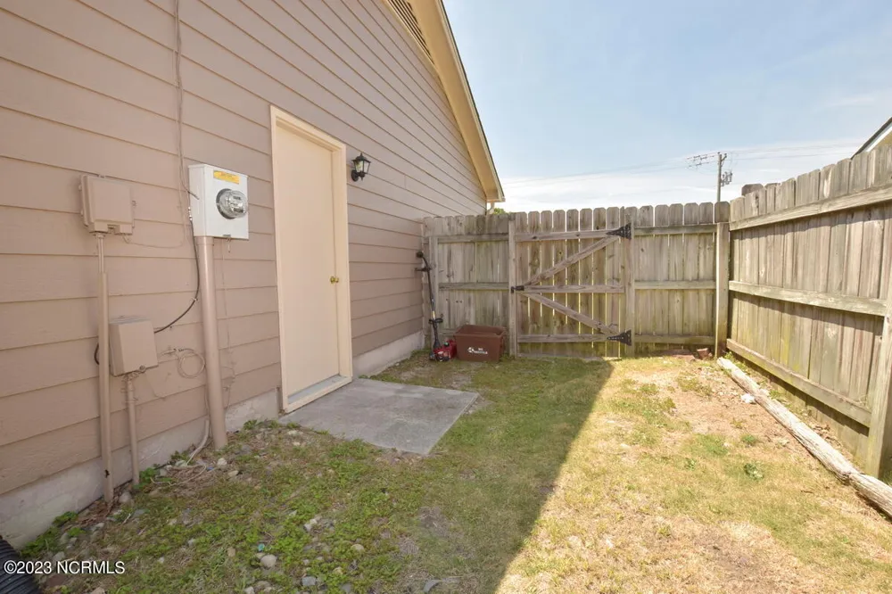 415 Oregon Trail Hubert, NC 28539