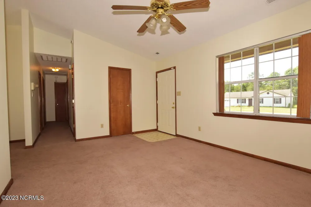 415 Oregon Trail Hubert, NC 28539