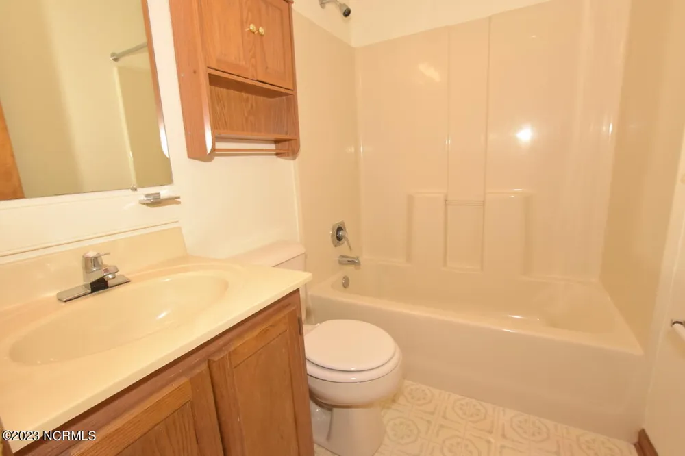415 Oregon Trail Hubert, NC 28539