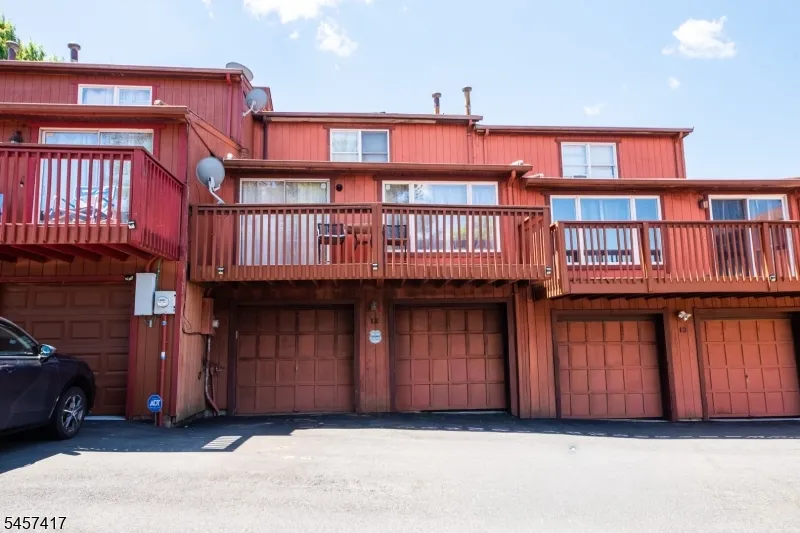 233 Nesbit Ter Irvington, NJ 07111
