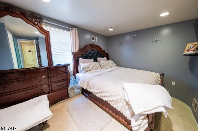 233 Nesbit Ter Irvington, NJ 07111