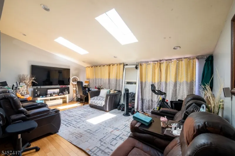 233 Nesbit Ter Irvington, NJ 07111