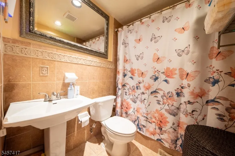 233 Nesbit Ter Irvington, NJ 07111