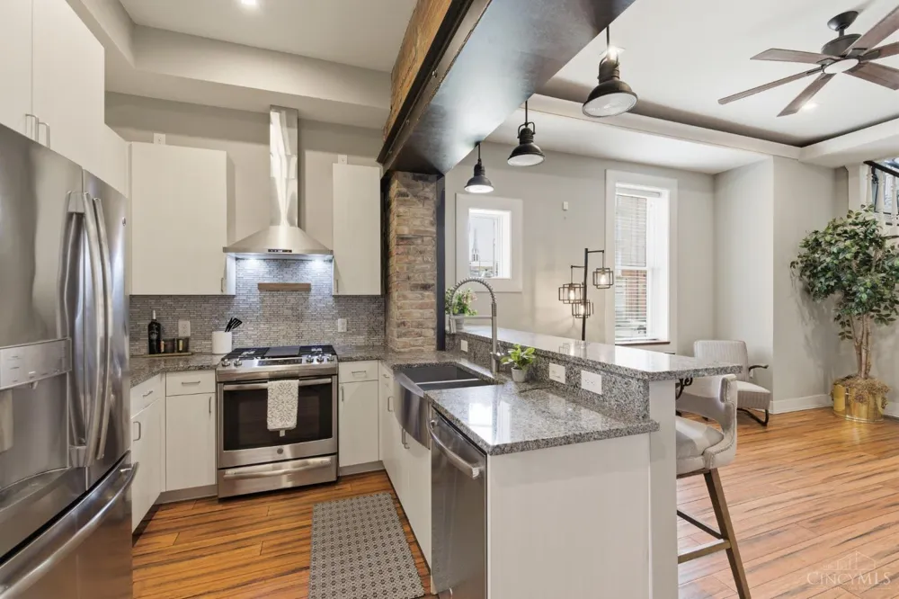 207 Kemp Alley Cincinnati, OH 45202