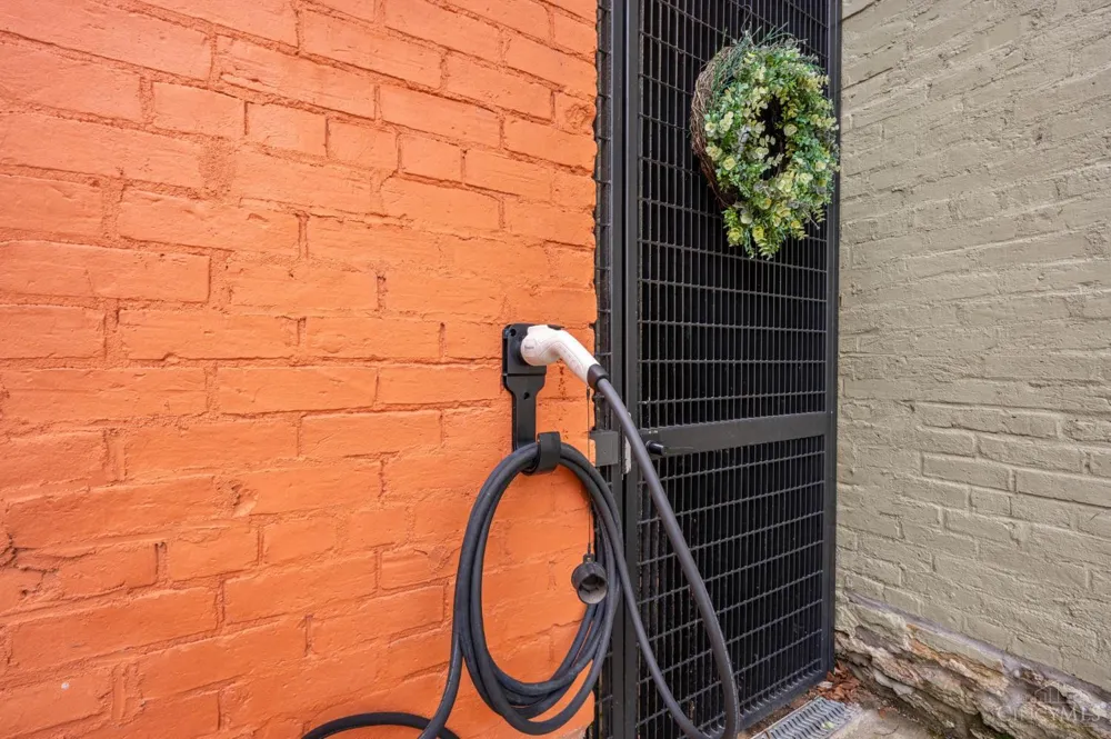 207 Kemp Alley Cincinnati, OH 45202