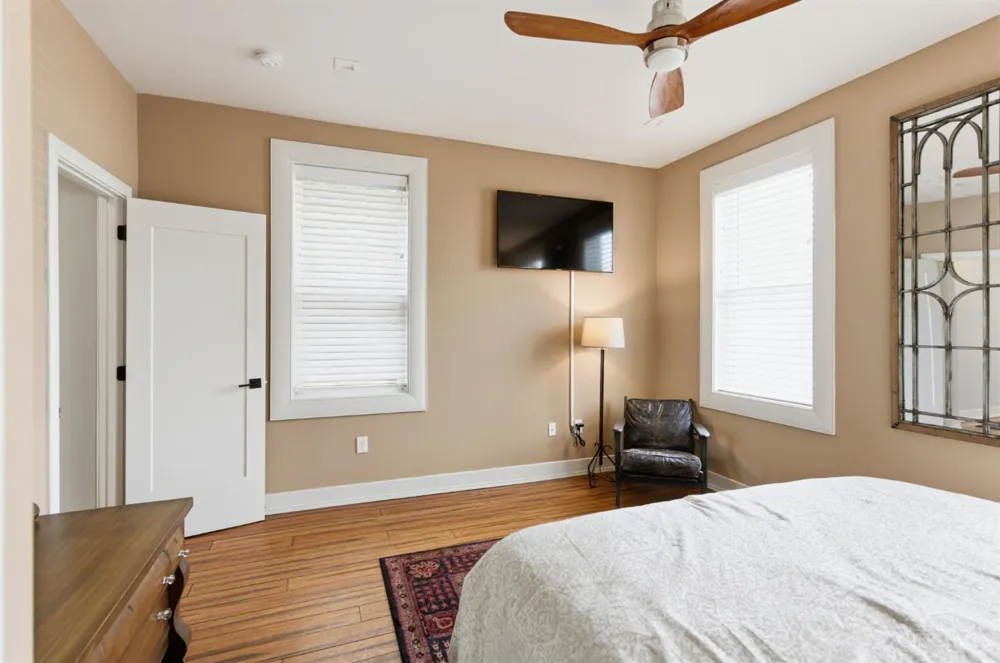 207 Kemp Alley Cincinnati, OH 45202