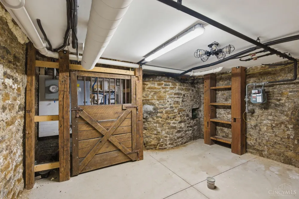 207 Kemp Alley Cincinnati, OH 45202