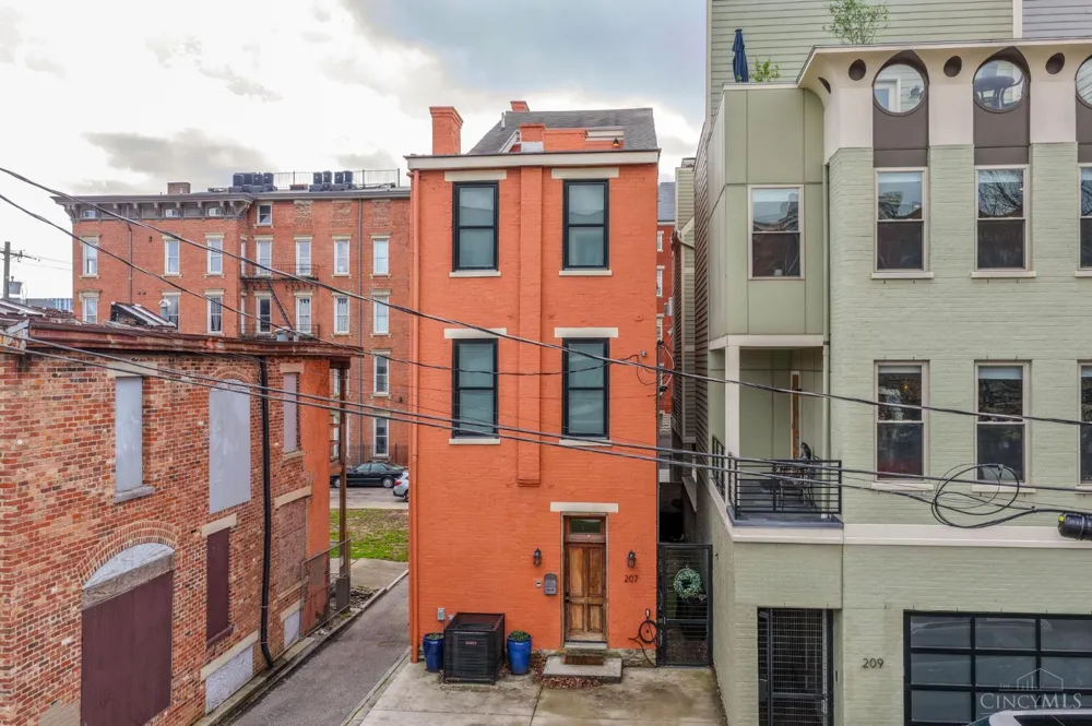 207 Kemp Alley Cincinnati, OH 45202
