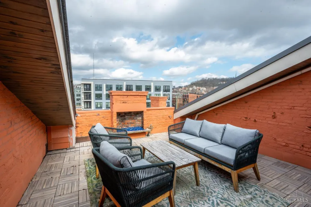 207 Kemp Alley Cincinnati, OH 45202