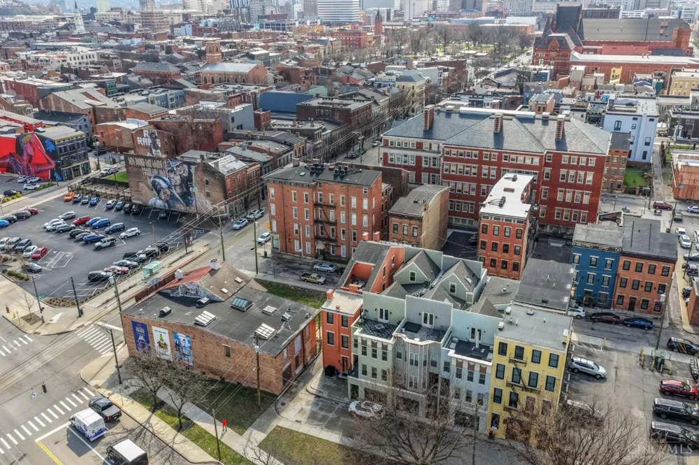 207 Kemp Alley Cincinnati, OH 45202