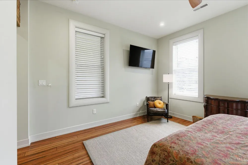 207 Kemp Alley Cincinnati, OH 45202