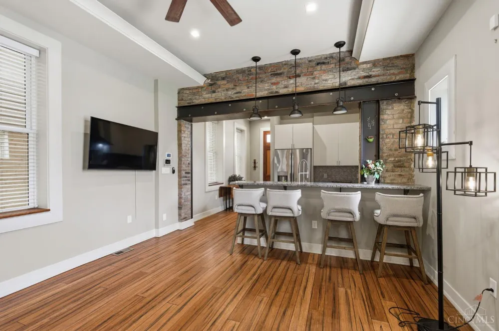 207 Kemp Alley Cincinnati, OH 45202