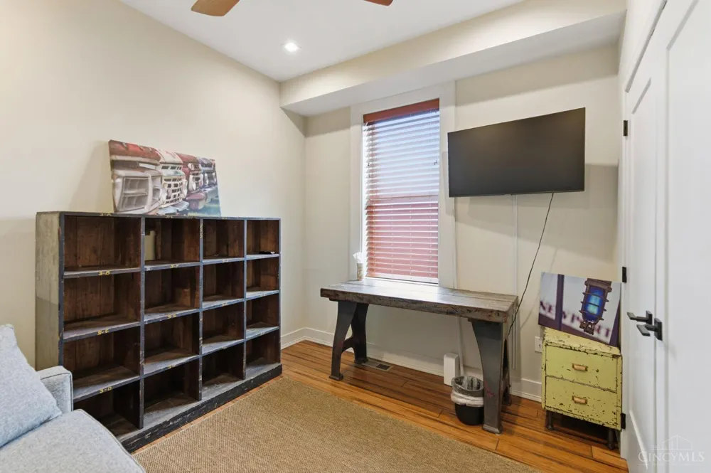 207 Kemp Alley Cincinnati, OH 45202
