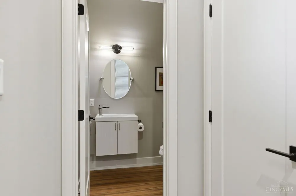 207 Kemp Alley Cincinnati, OH 45202