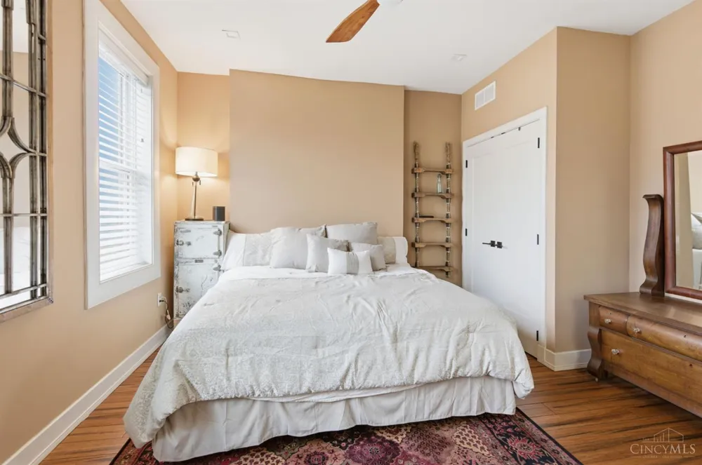 207 Kemp Alley Cincinnati, OH 45202