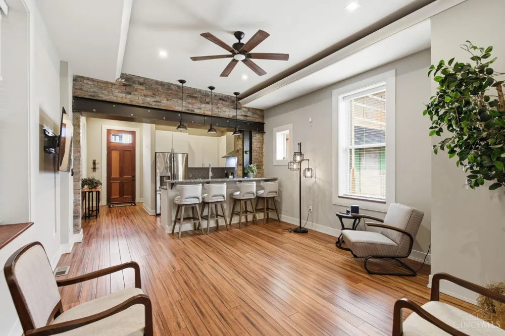 207 Kemp Alley Cincinnati, OH 45202