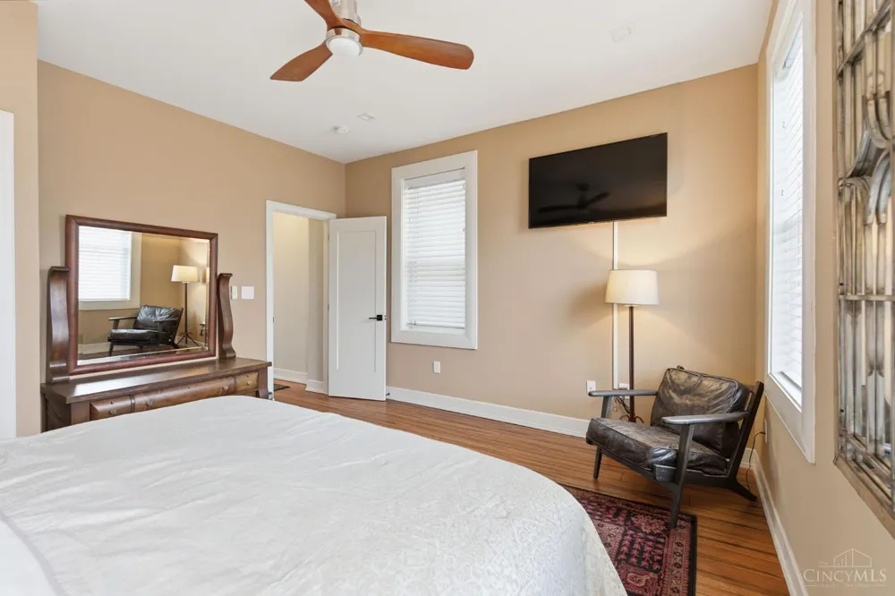 207 Kemp Alley Cincinnati, OH 45202