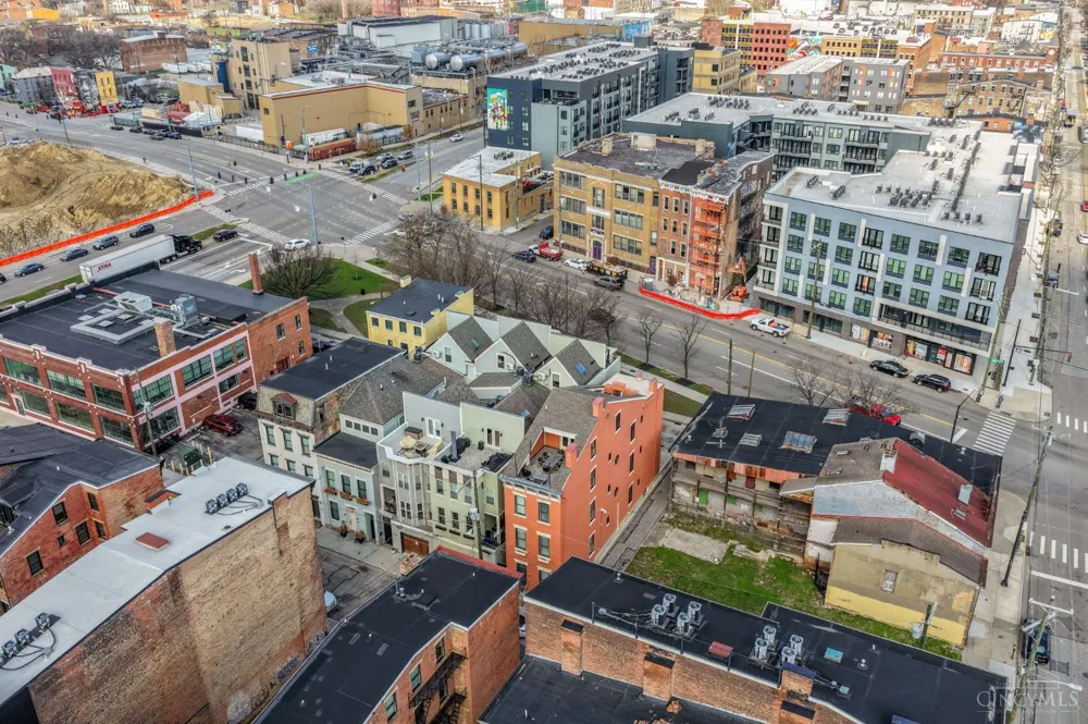 207 Kemp Alley Cincinnati, OH 45202
