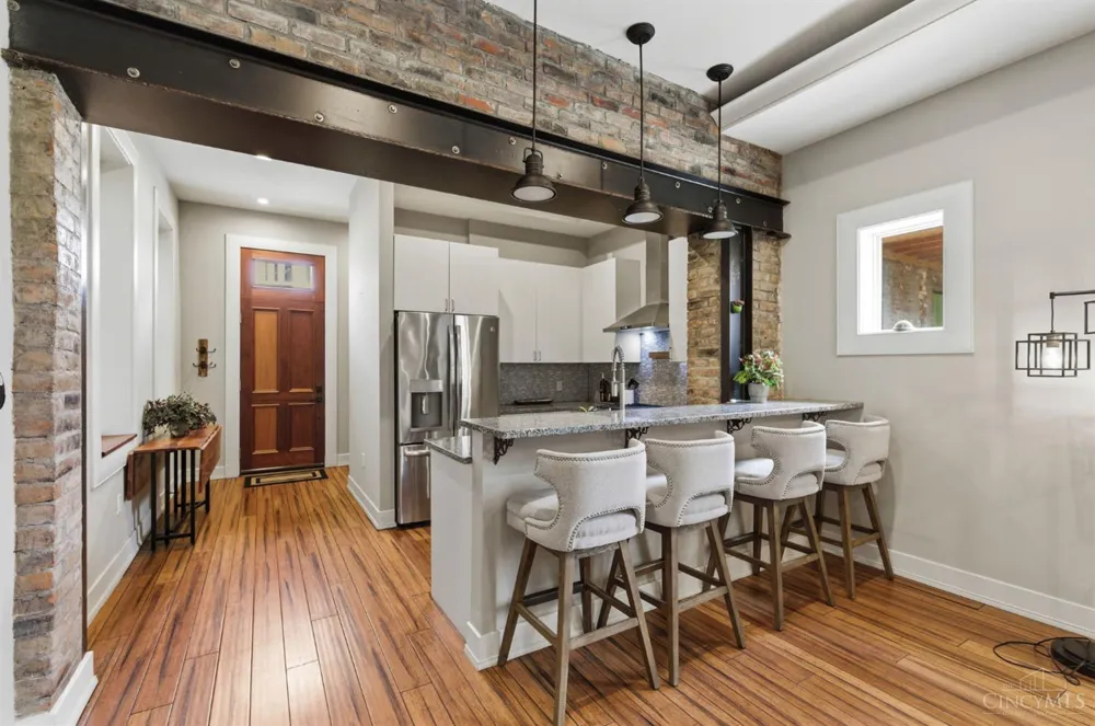 207 Kemp Alley Cincinnati, OH 45202