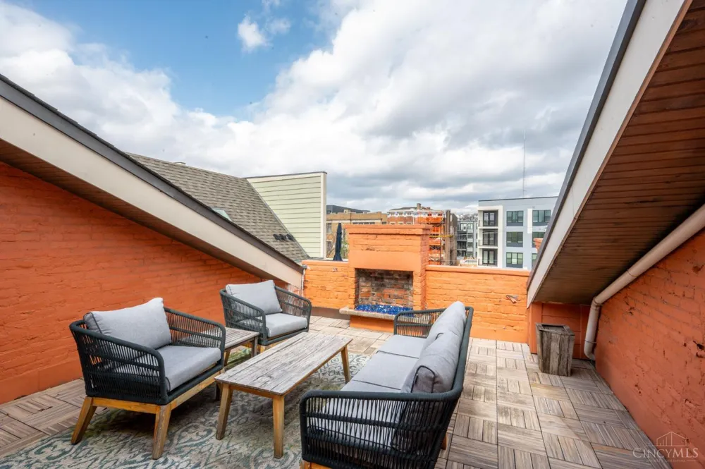 207 Kemp Alley Cincinnati, OH 45202