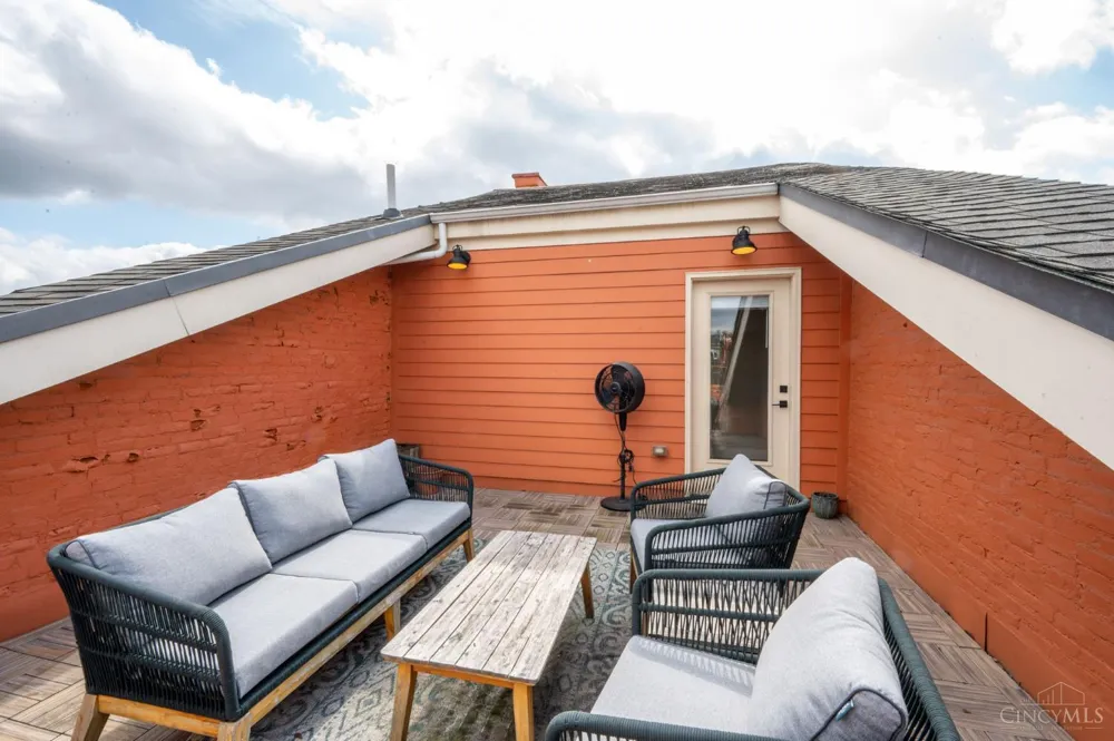 207 Kemp Alley Cincinnati, OH 45202