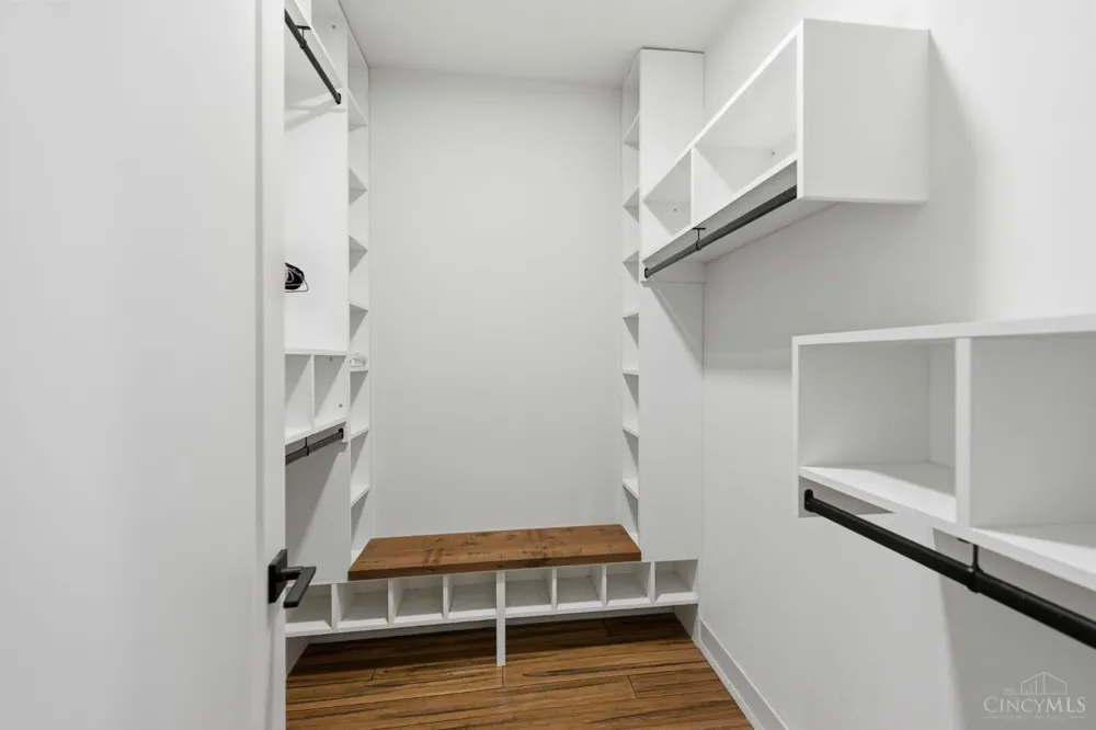 207 Kemp Alley Cincinnati, OH 45202