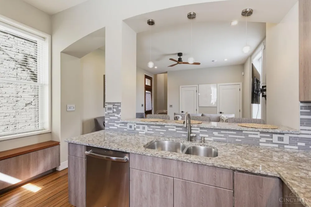 206 Wade Street Cincinnati, OH 45202