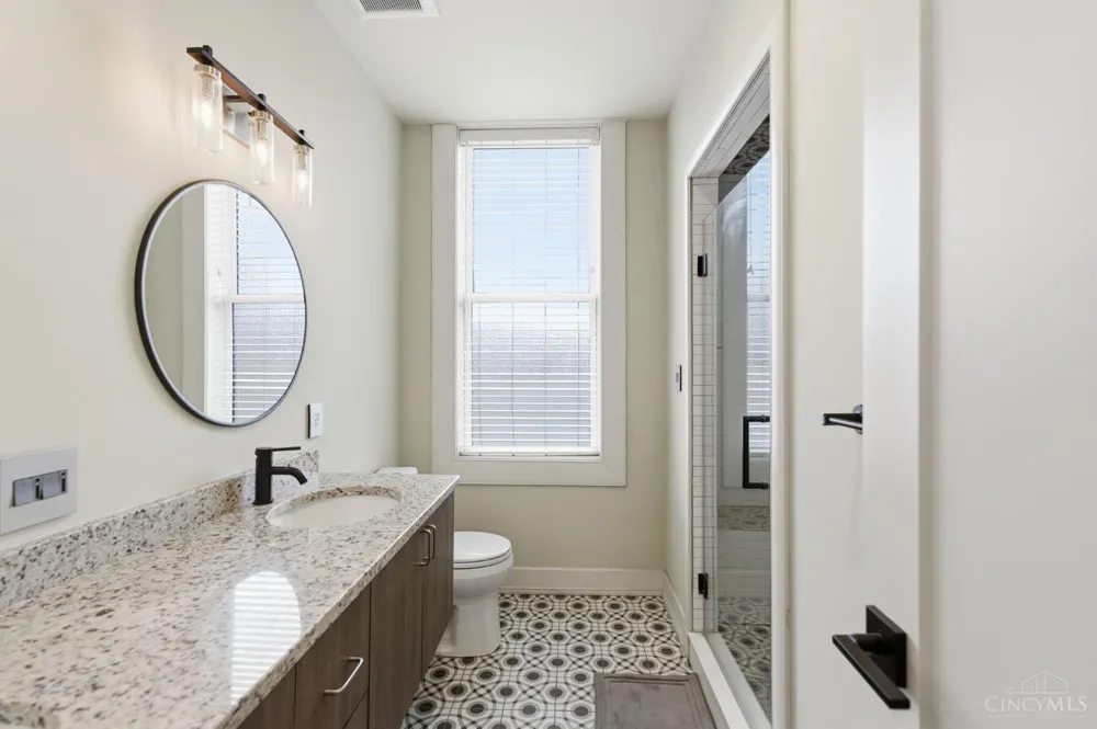 206 Wade Street Cincinnati, OH 45202