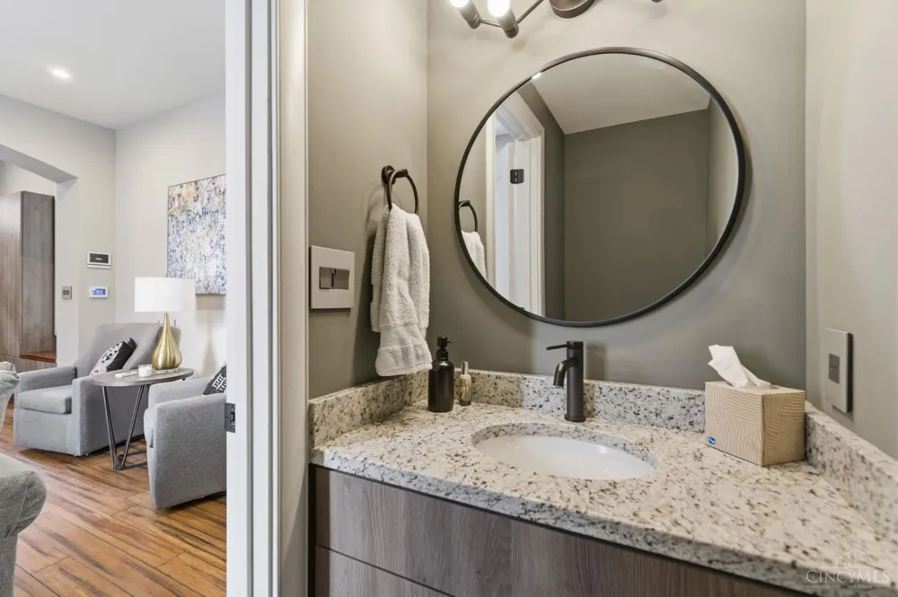 206 Wade Street Cincinnati, OH 45202