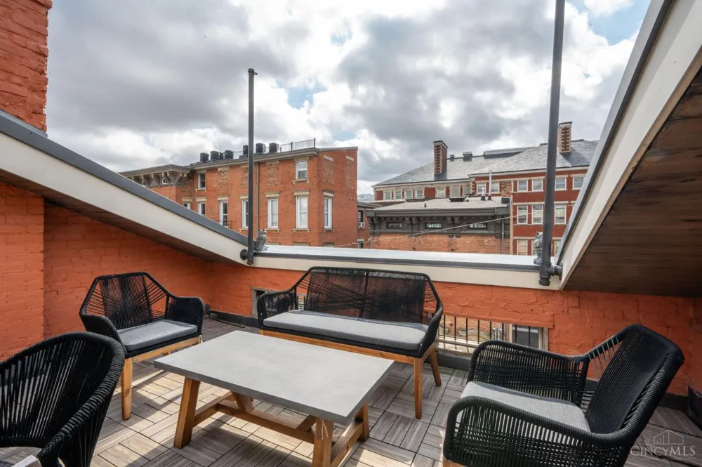 206 Wade Street Cincinnati, OH 45202