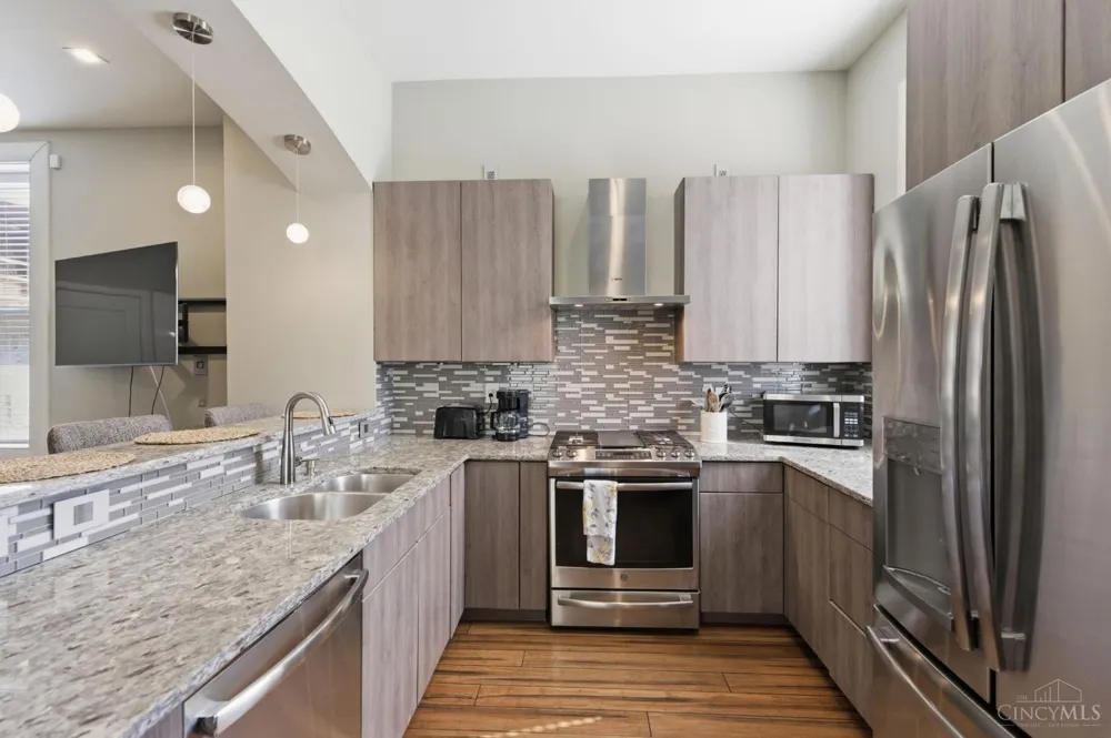 206 Wade Street Cincinnati, OH 45202