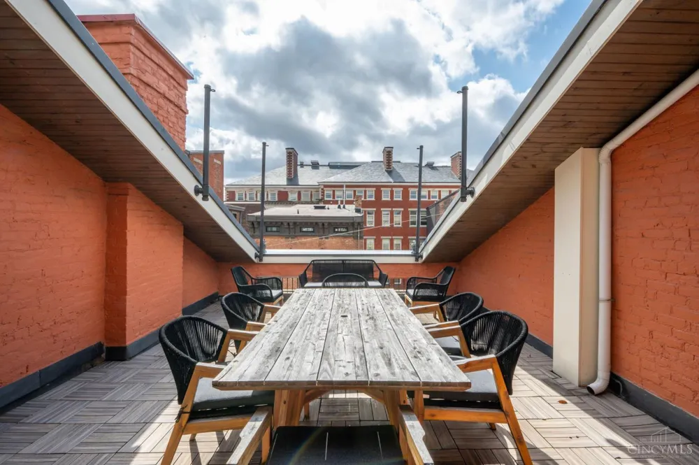 206 Wade Street Cincinnati, OH 45202