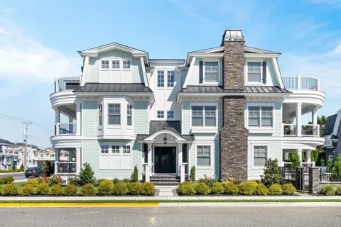 89 W 35th Street