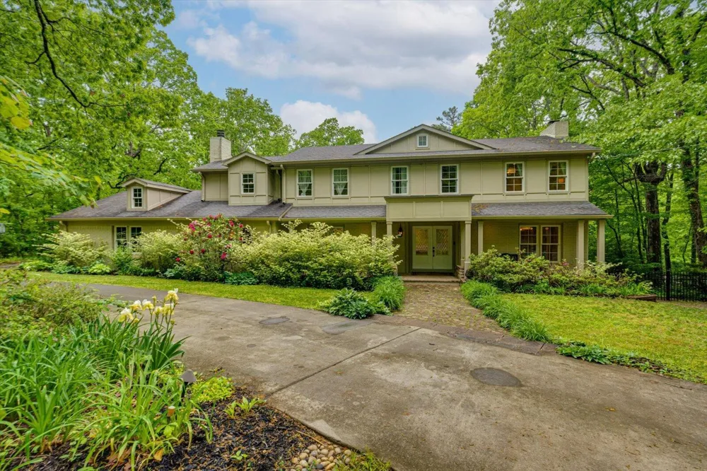 6301 Forest Park Drive Signal Mountain, TN 37377