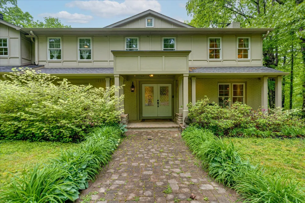 6301 Forest Park Drive Signal Mountain, TN 37377