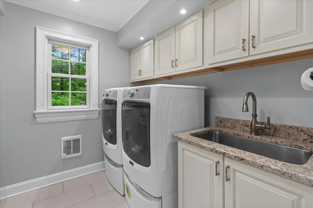 6301 Forest Park Drive Signal Mountain, TN 37377
