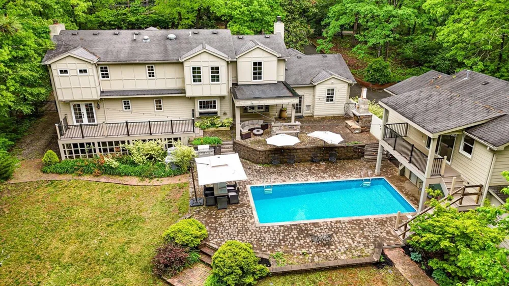 6301 Forest Park Drive Signal Mountain, TN 37377