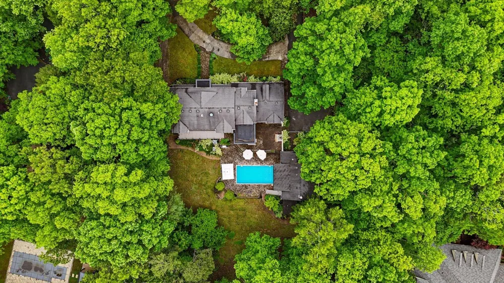 6301 Forest Park Drive Signal Mountain, TN 37377