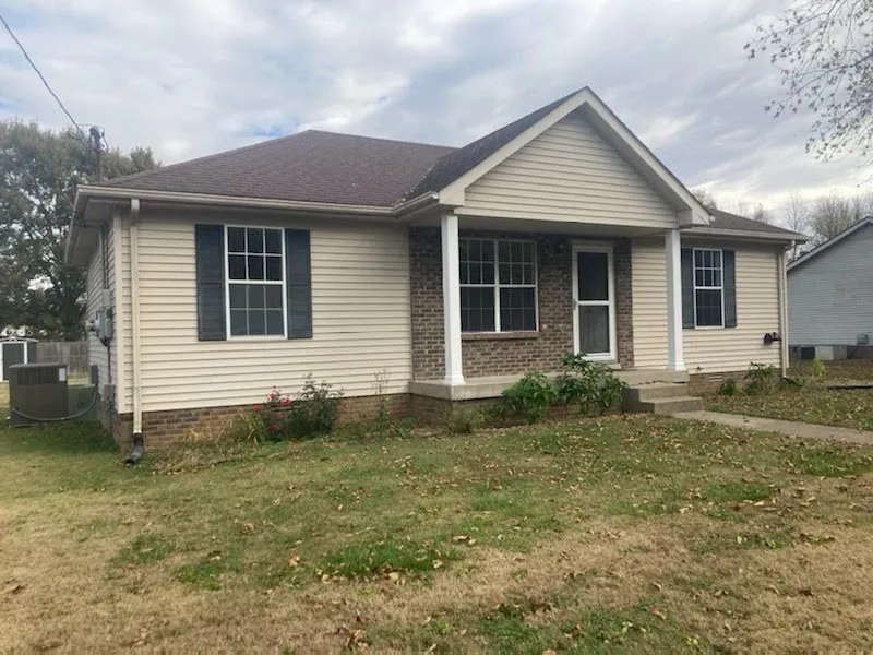 219 Tobacco Rd Clarksville, TN 37042