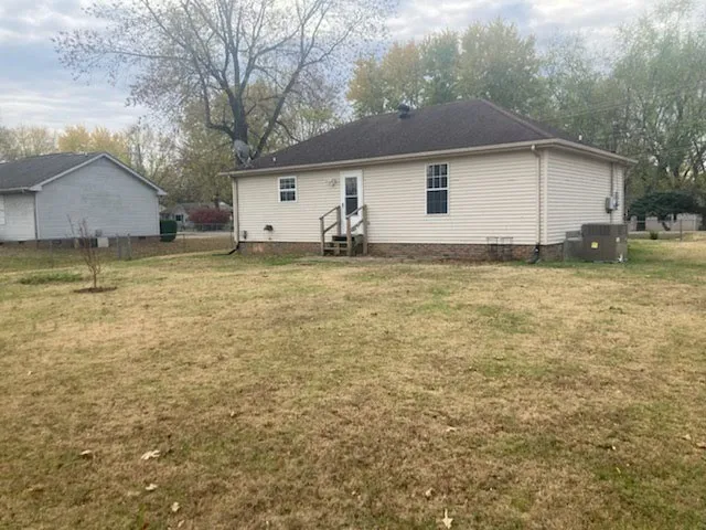 219 Tobacco Rd Clarksville, TN 37042