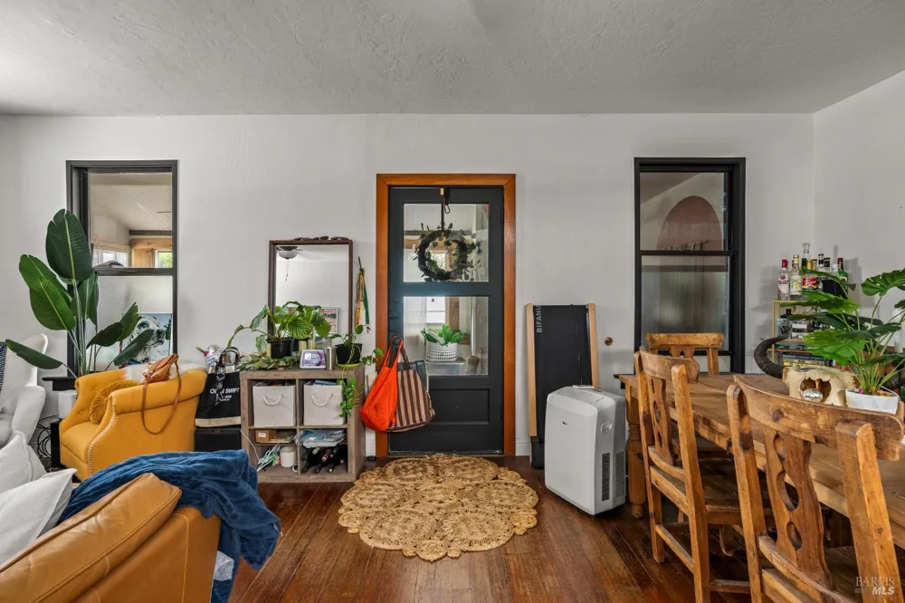 1358 Lincoln Avenue Calistoga, CA 94515