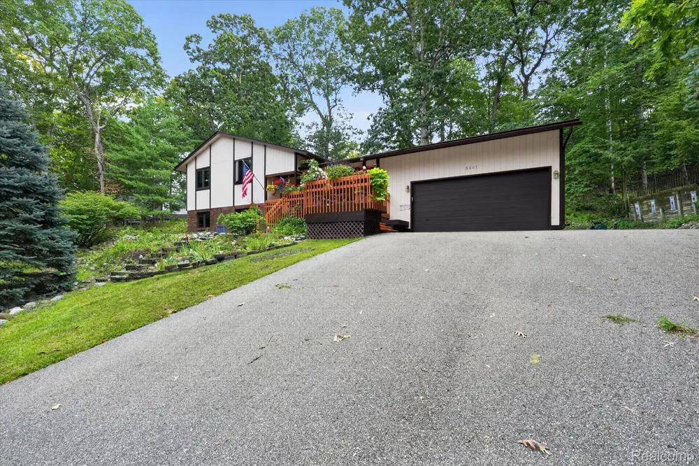 5001 Mohawk Avenue Independence Charter Township, MI 48348