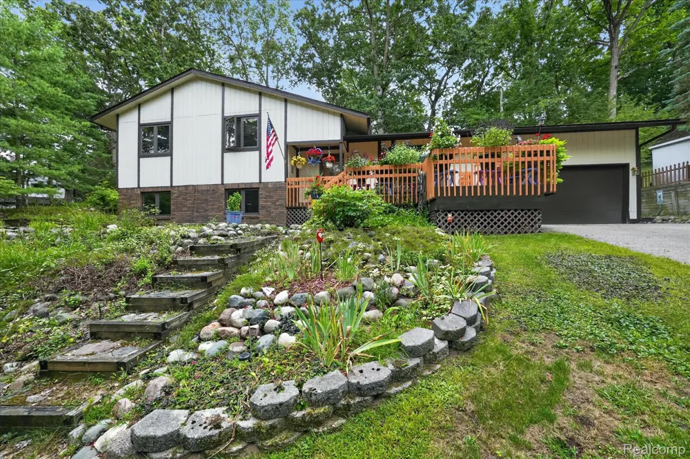 5001 Mohawk Avenue Independence Charter Township, MI 48348