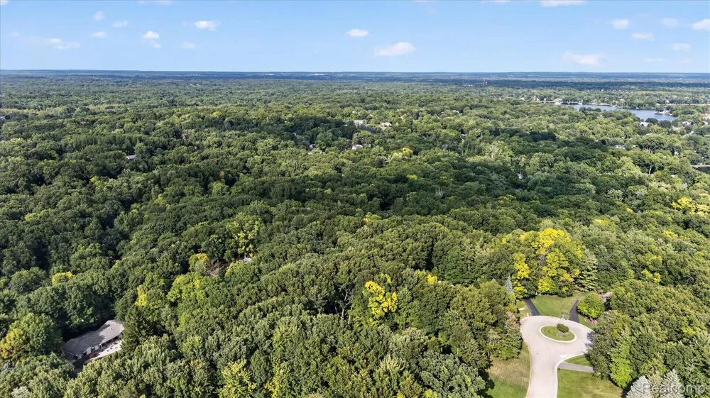 5001 Mohawk Avenue Independence Charter Township, MI 48348