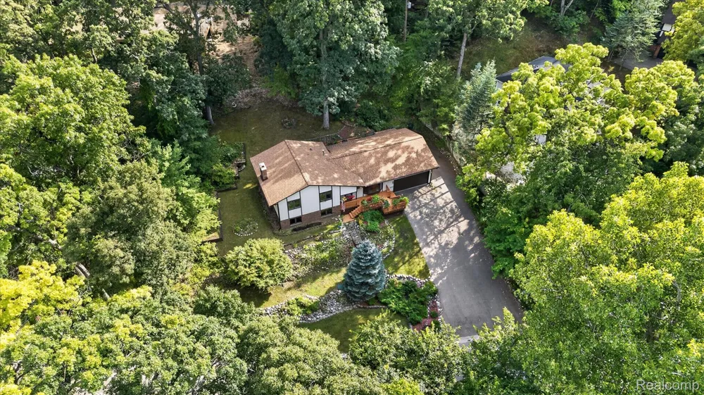 5001 Mohawk Avenue Independence Charter Township, MI 48348